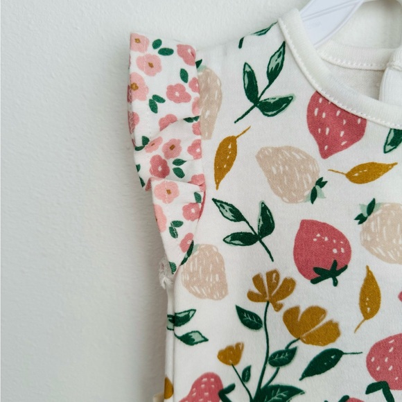 Rabbit + Bear Strawberries Onesie & Ruffle Pants Outfit Set NWT 🍓 - Picture 6 of 14